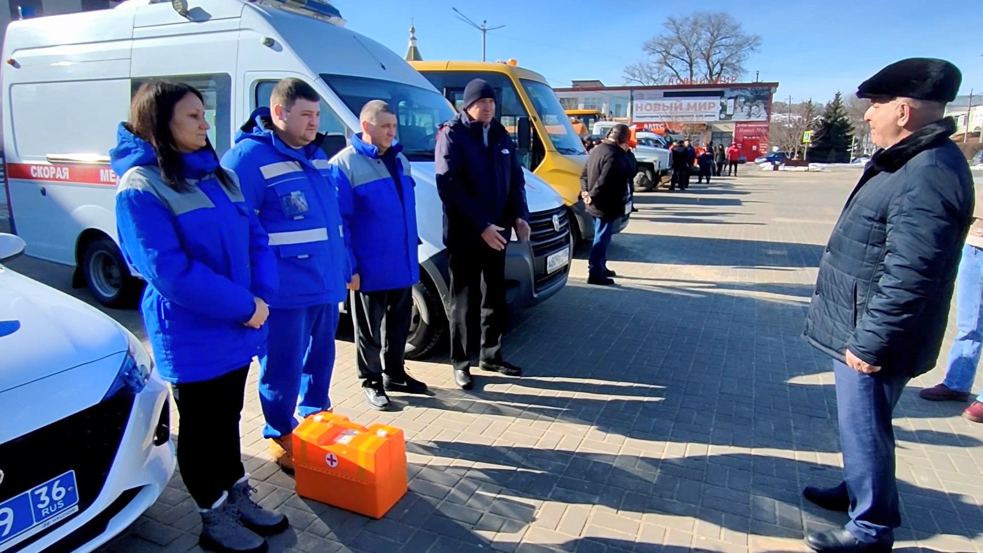 27 февраля на площади Ленина в Калаче прошёл смотр техники в рамках подготовки к возможному паводку..